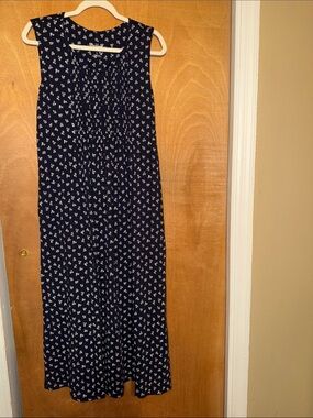 Navy Floral Sleeveless Midi Dress